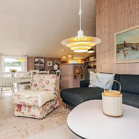 Luxurious Retreat By Bratten Strand-by Traum