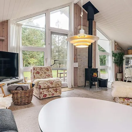 Luxurious Retreat By Bratten Strand-by Traum Holiday home *