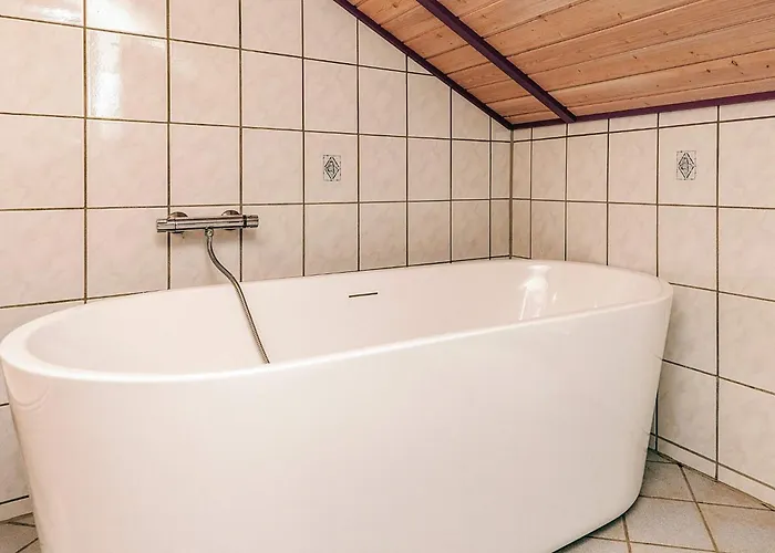 Luxurious Retreat By Bratten Strand-by Traum